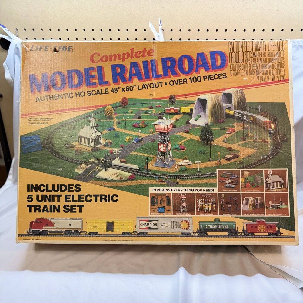 Vintage‎ Life Like HO Scale Santa Fe Model Railroad Train Set #8892